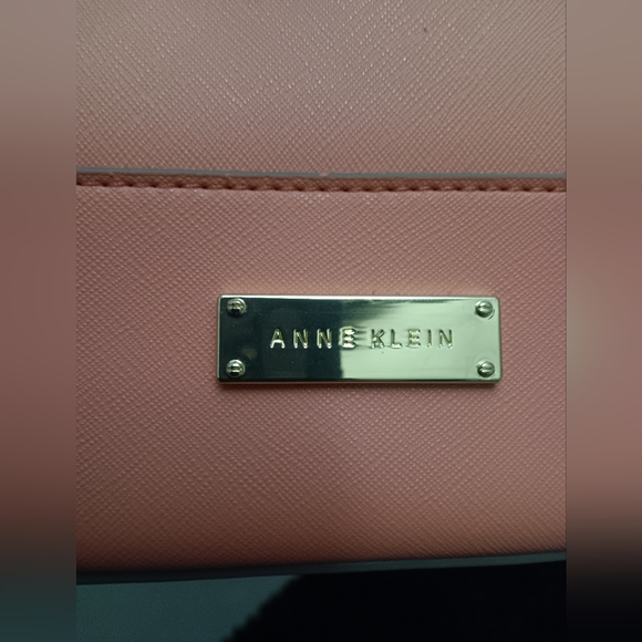 ANNE KLEIN CORAL EYELET TOTE BAG - Picture 8 of 10